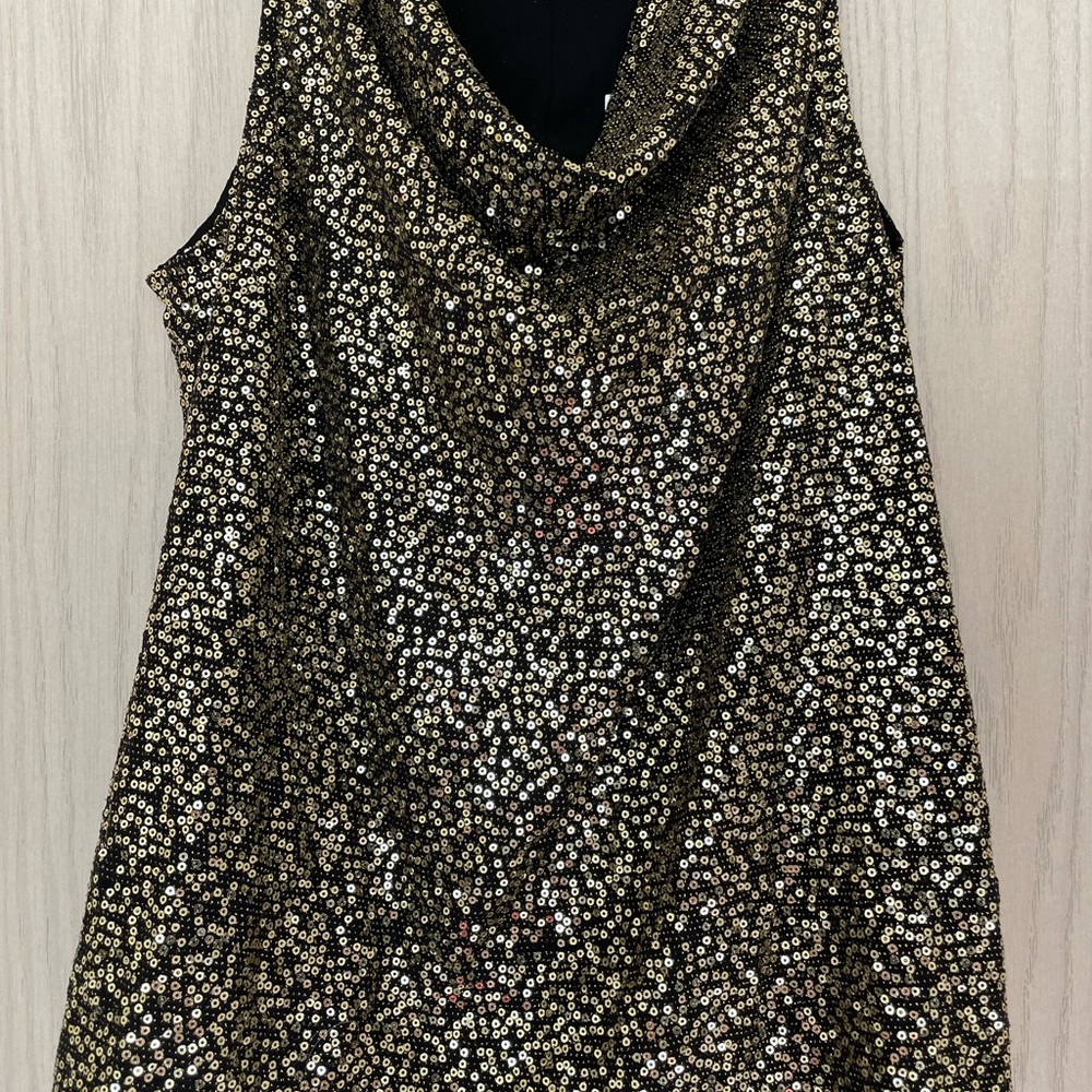 Calvin Klein Sleeveless Top Golden Color Size M New with Tag